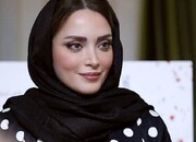 تصاویری از کیف ۶۲۰۰۰۰۰۰۰  تومانی خانم بازیگر در مراسم تشییع مرحوم اکبر عبدی!