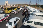 آیین بدرقه زائران اربعین حسینی در میدان آزادی تهران