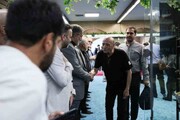 تصاویری از حضور چهره ها در مراسم یادبود اکبر عبدی؛ ببینید | از اصغر سمسارزاده تا مهران رجبی