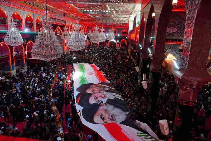 تصاویر رهبر شهید و فرماندهان مقاومت در حرم سیدالشهدا (ع)