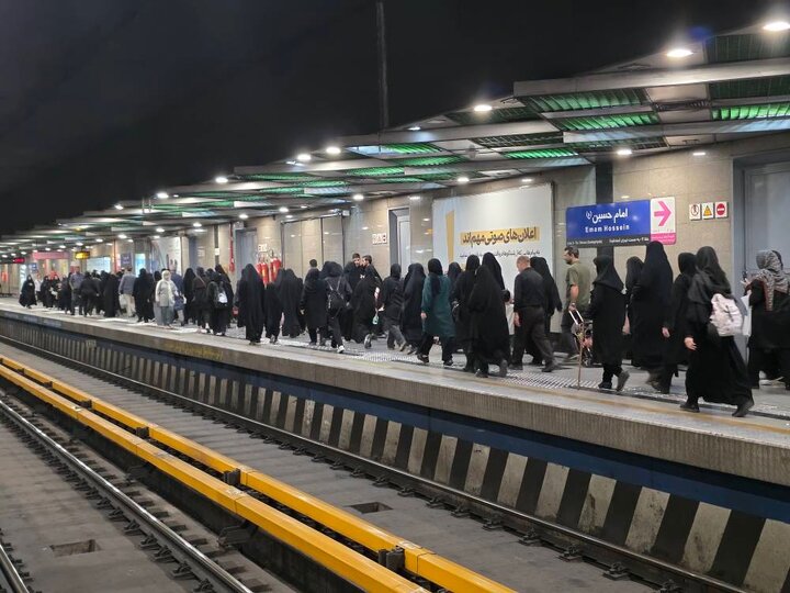 مترو در روز اربعین