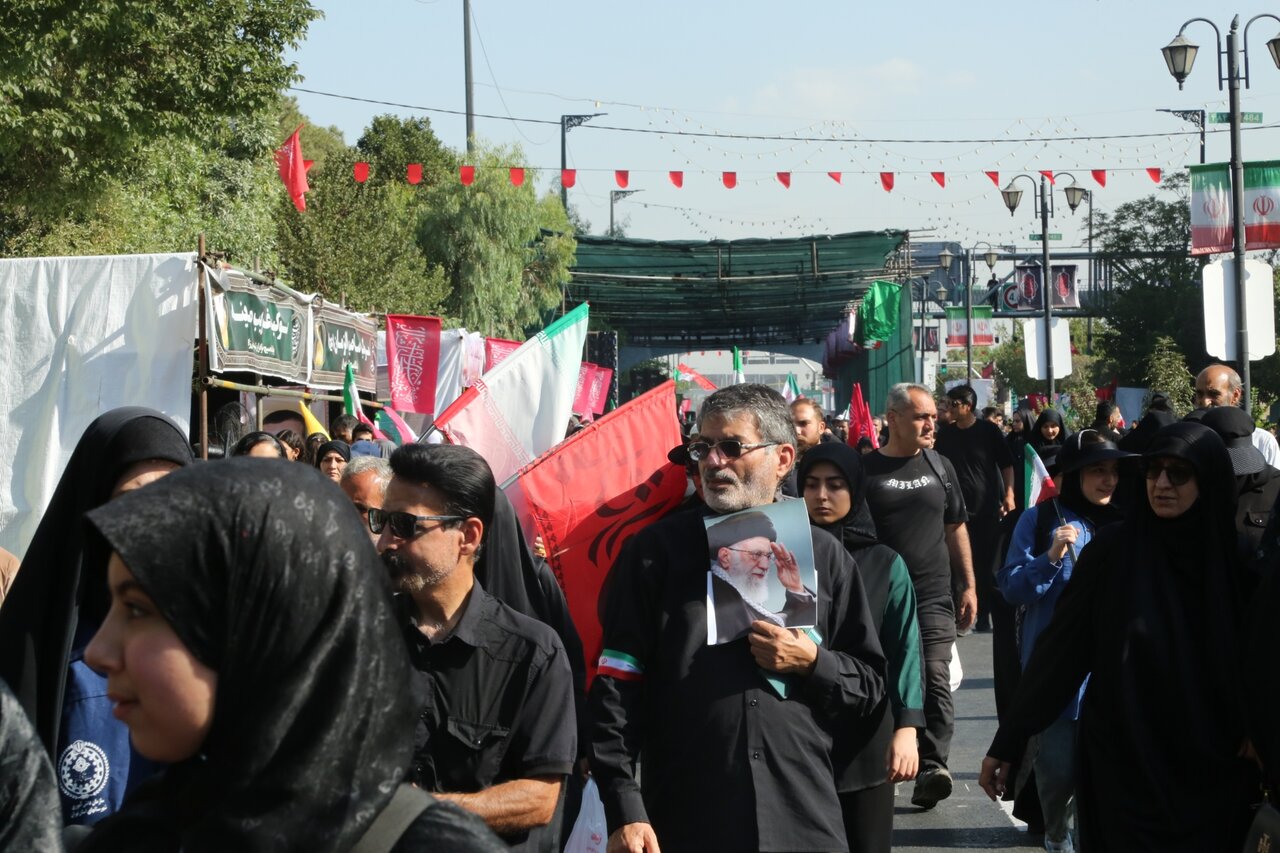 تصاویری از یک روز پیاده‌روی میلیونی جاماندگان اربعین از میدان امام حسین(ع) تا قبله تهران