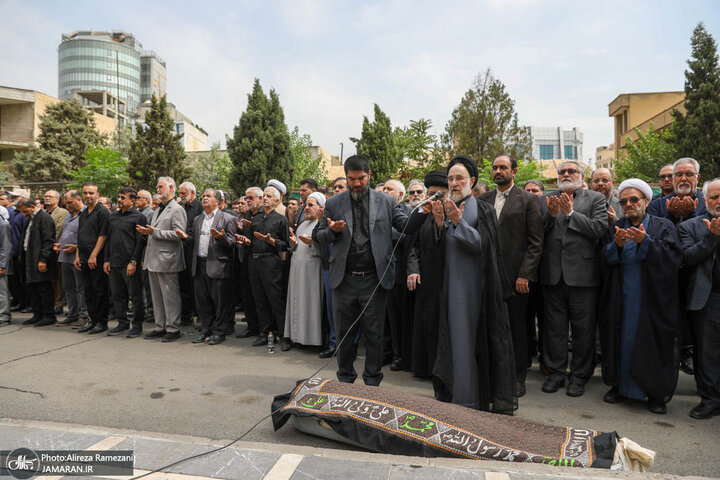 خاتمي در مراسم تشييع ابوالقاسم قاسم‌زاده