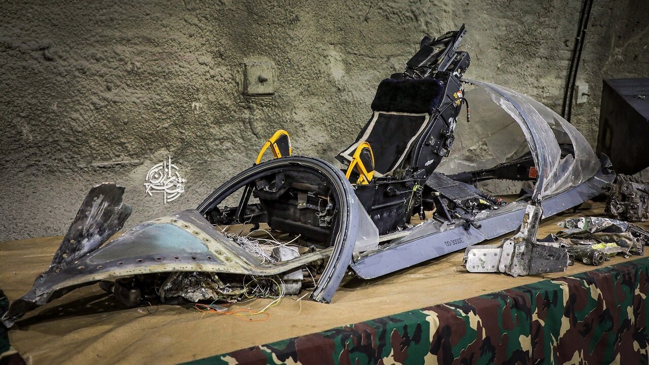 تصاویر لاشه پهپادهای شکار شده و کابین جنگنده F-۱۵E سرنگون شده
