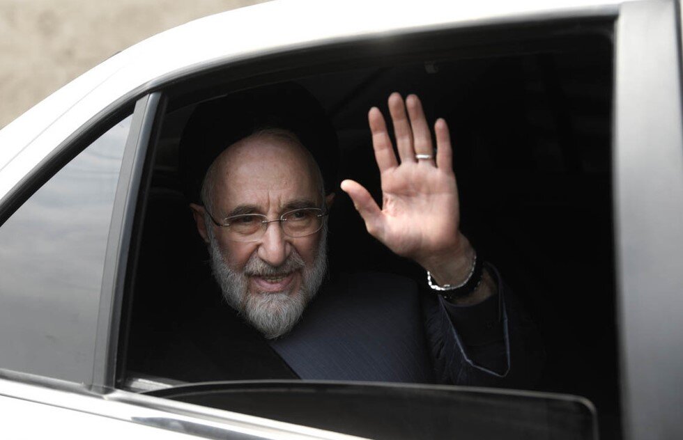 سیدمحمد خاتمی دچار آسیب شد؛ احوال پرسی پزشکیان در تماس تلفنی سید محمد خاتمی