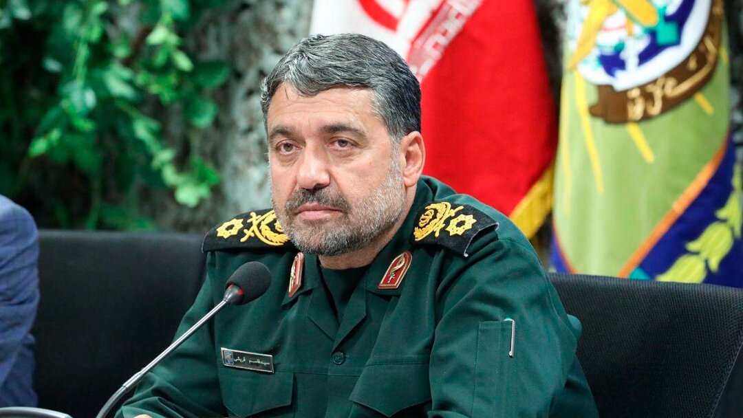 انتشار تصاویر حضور آیتالله مجتبی خامنهای میان مردم و جلسات با فرماندهان