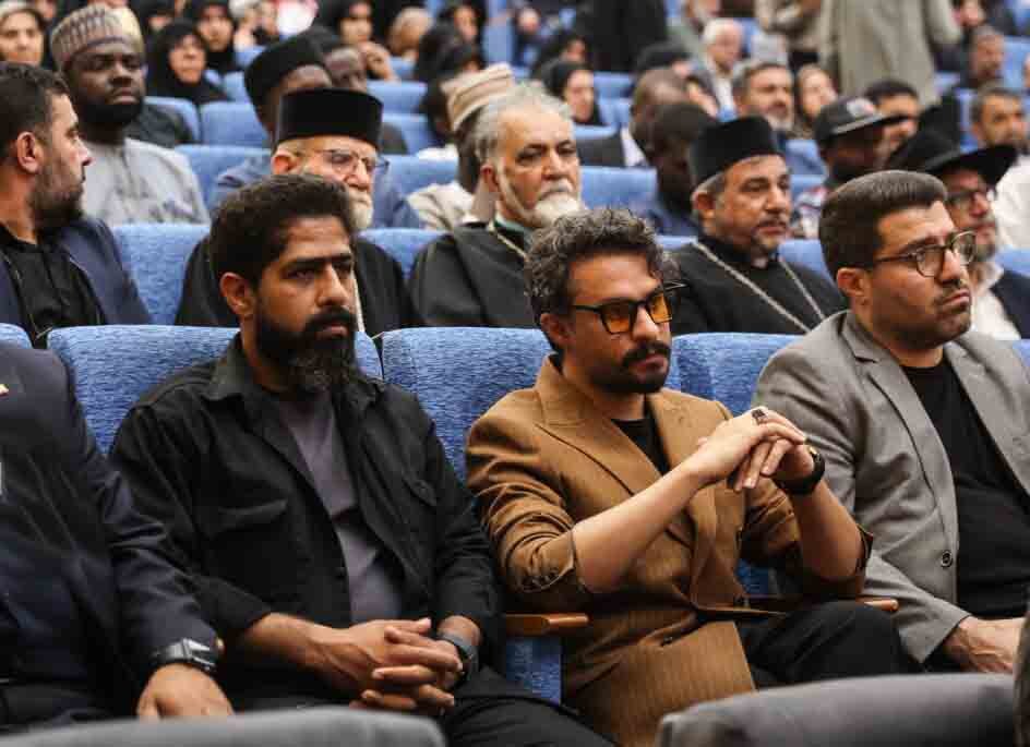 خواننده پاپ از پزشکیان جایزه گرفت | تصاویر