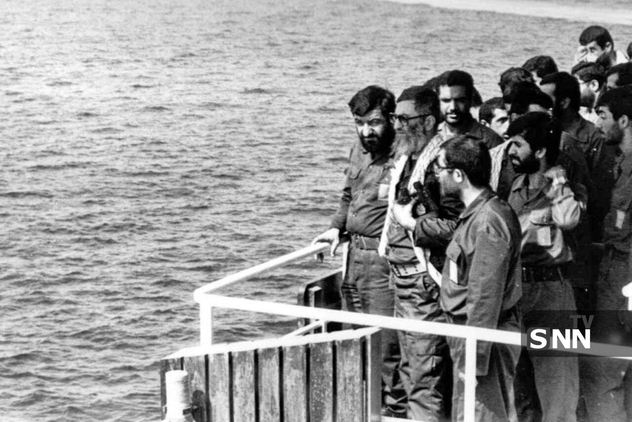 تصاویر کمتر دیده شده از محسن رضایی در کنار رهبر شهید در دفاع مقدس