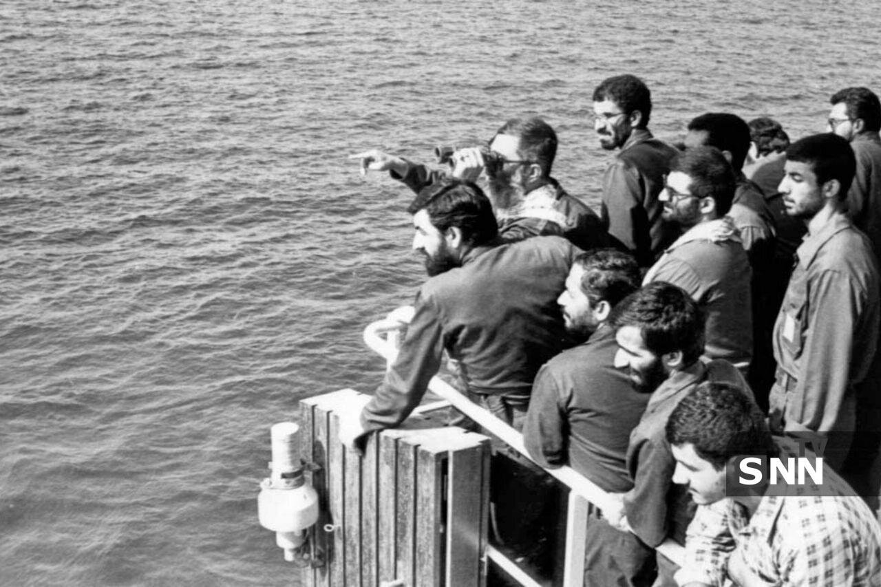 تصاویر کمتر دیده شده از محسن رضایی در کنار رهبر شهید در دفاع مقدس