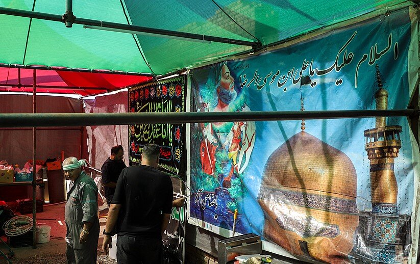 تصاویری از سوگواری‌های روزهای پایانی صفر، میزبانی جاده‌ها از زائران پیاده رضوی و نخستین زیارت کاروان آبادانی‌ها