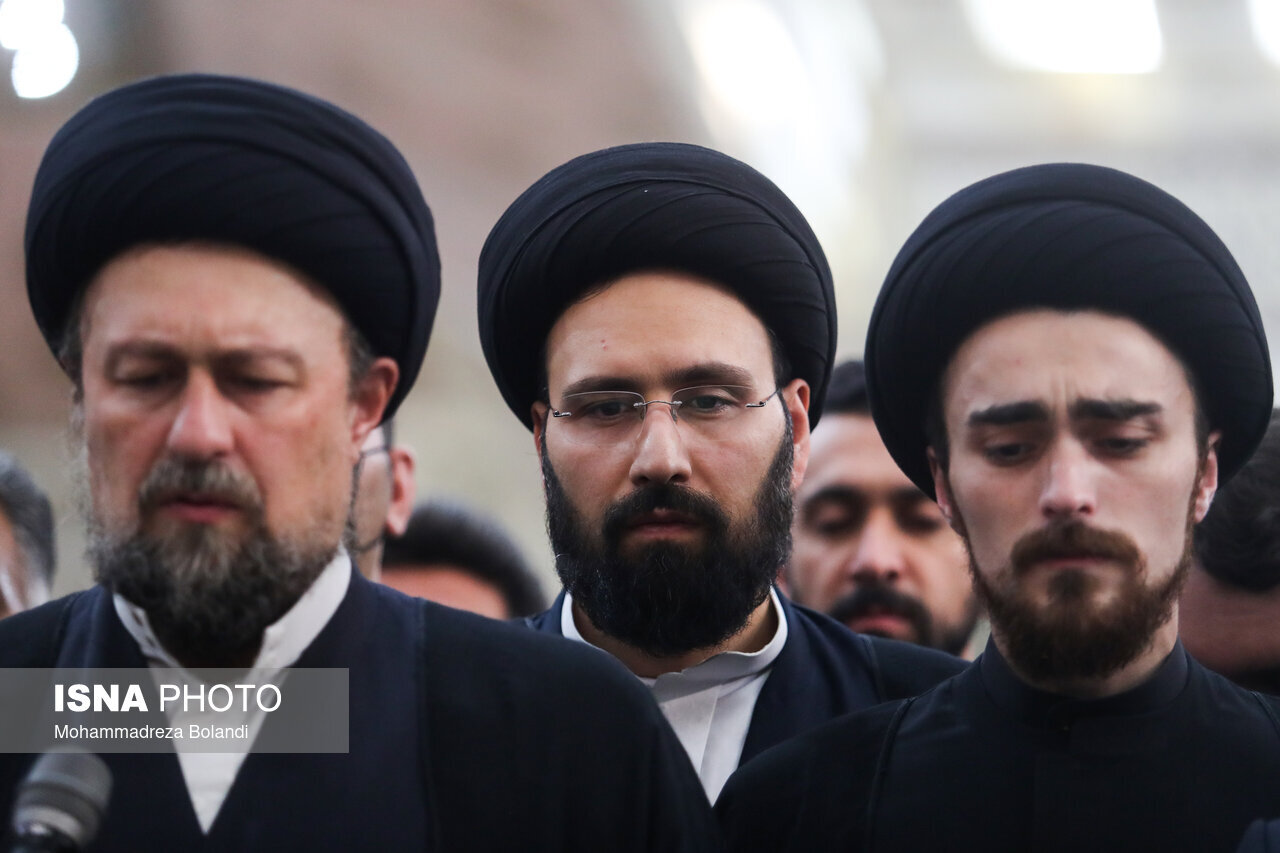 بی‌تابی و گریه‌های سید احمد خمینی برای مادربزرگش | تصاویر