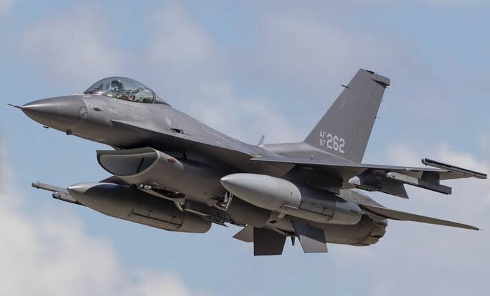 جنگنده F-16