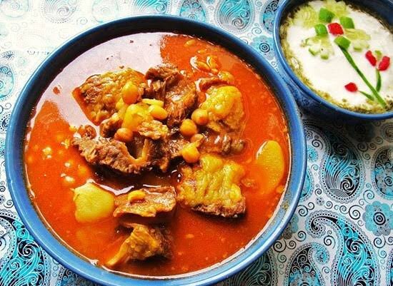 یک آبگوشت متفاوت از قم؛ طرز تهیه آبگوشت قنبید با گوشت و کلم قمری