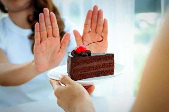 چرا مدام هوس شیرینی می‌کنیم؟؛ ۹ دلیل و ترفند ساده برای کنترل آن