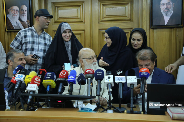 نشست خبری مهندس چمران با اصحاب رسانه