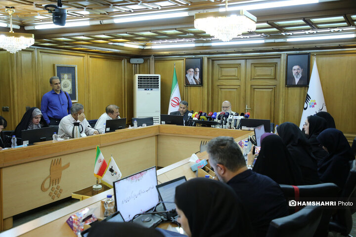 نشست خبری مهندس چمران با اصحاب رسانه