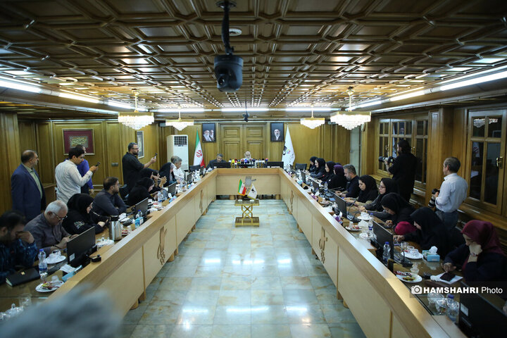 نشست خبری مهندس چمران با اصحاب رسانه