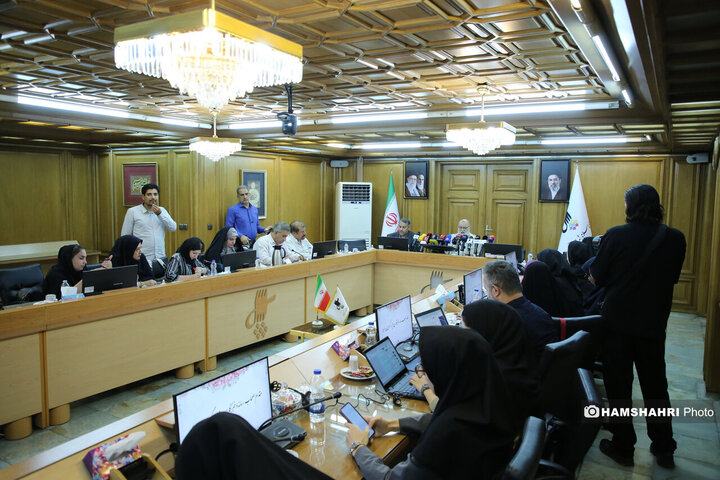 نشست خبری مهندس چمران با اصحاب رسانه
