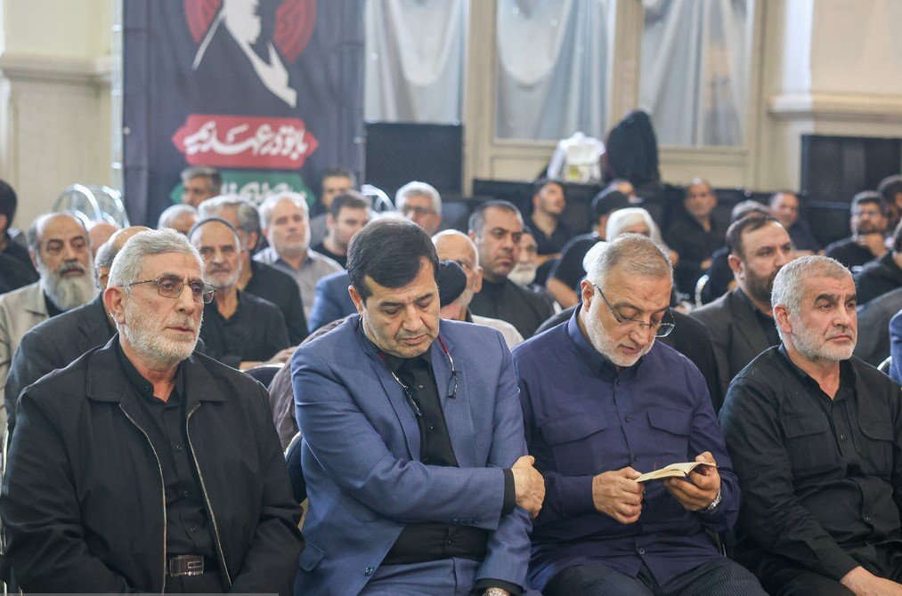 تصاویری از مراسم اربعین رهبر شهید ایران | ثبت لحظات دلتنگی با شعار  «با تو در عهدیم تا صبح ظهور»