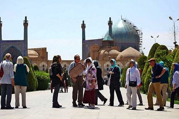 مأموریت تازه پزشکیان به وزیر؛ دعوت از سلبریتی‌های یک کشور برای سفر به ایران
