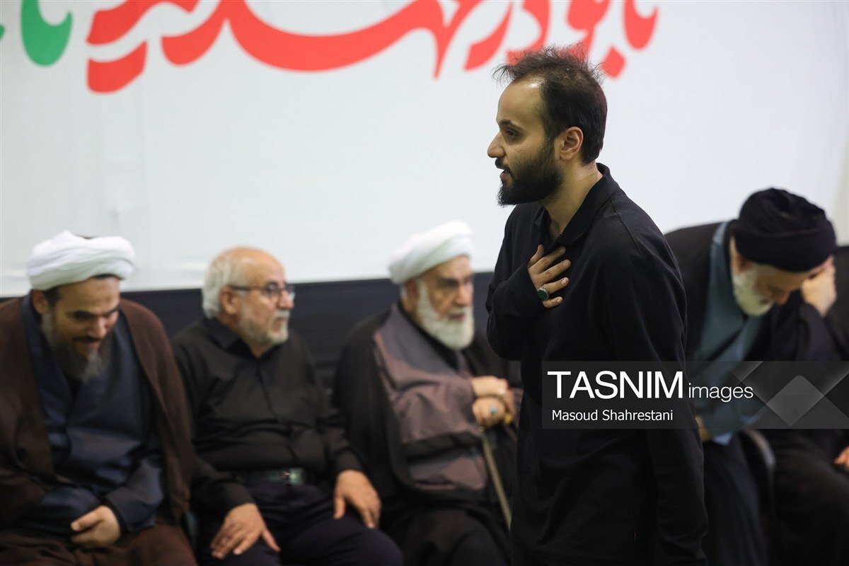 فرزندان شهید سلیمانی و دختر شهید سلامی در مراسم چهلم رهبر شهید | تصاویر