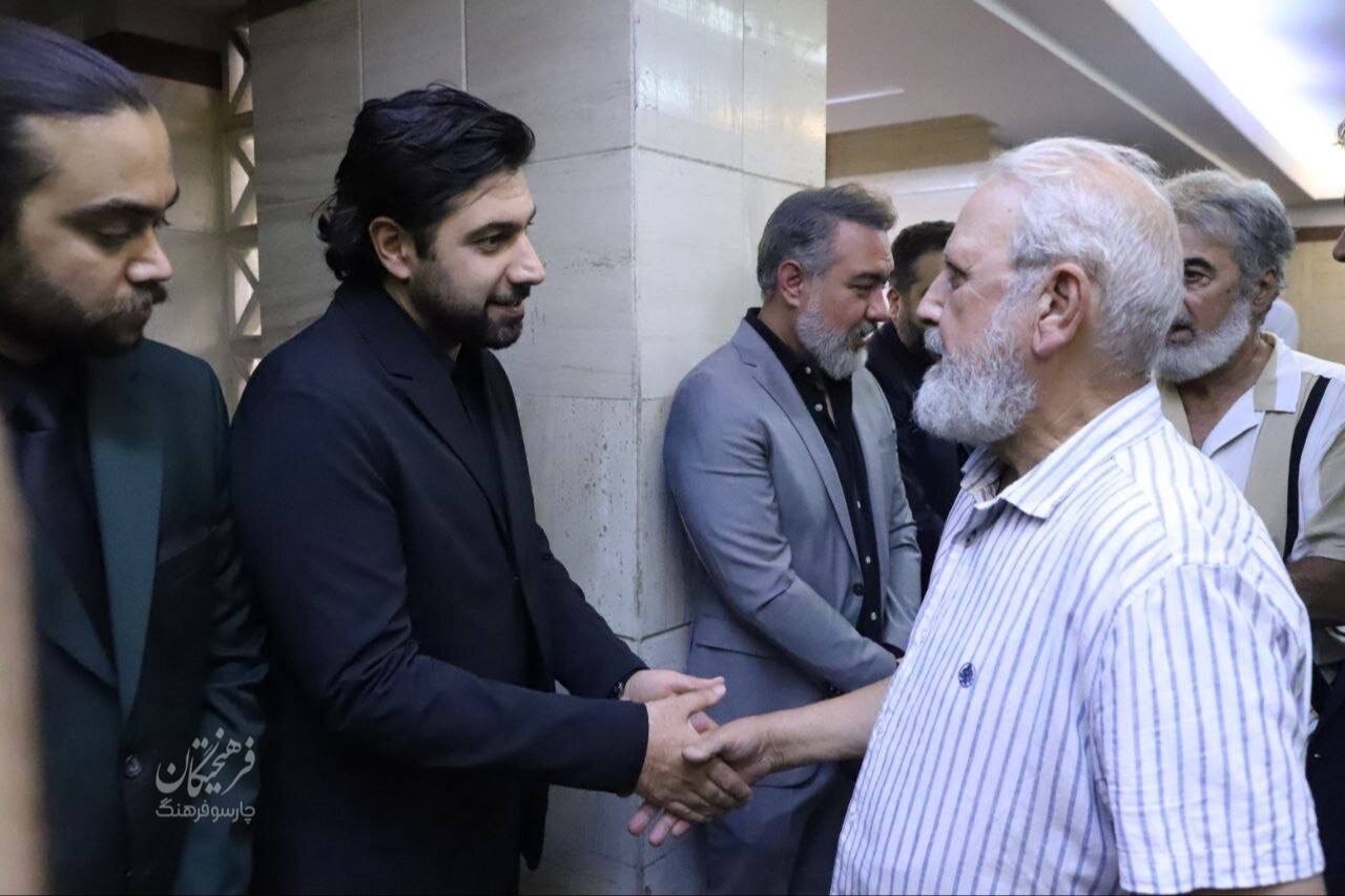 تصاویری از احسان خواجه امیری در مراسم ختم پدرش
