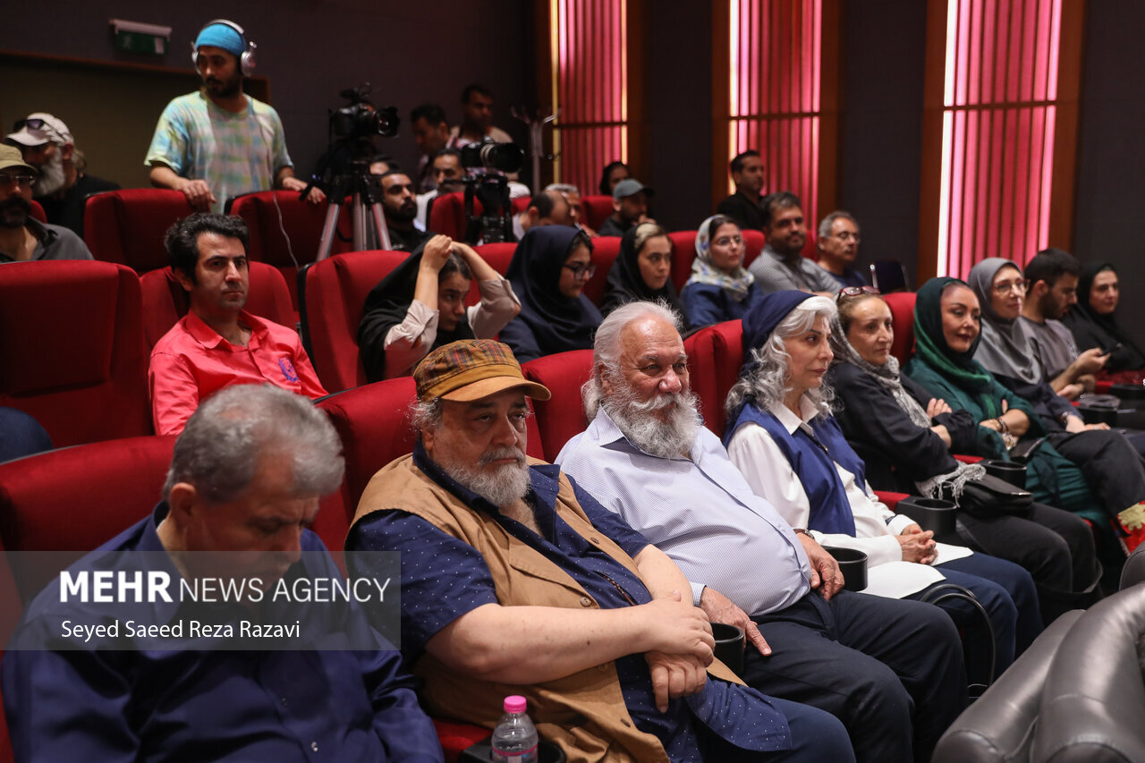 تجلیل دختر از پدر؛ تصاویر احساسی از نیکی مظفری و مجید مظفری
