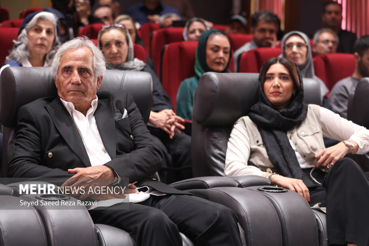 تجلیل دختر از پدر؛ تصاویر احساسی از نیکی مظفری و مجید مظفری