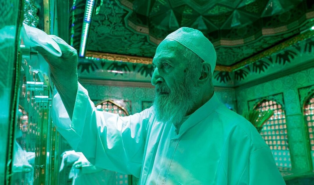 غبارروبی ضریح منور امام رضا(ع) با حضور آیات عظام و تولیت آستان قدس | تصاویر