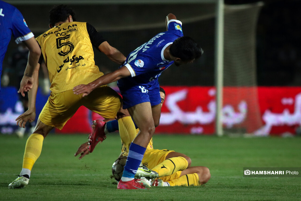 تصاویر بازی استقلال 2 - 0 سپاهان