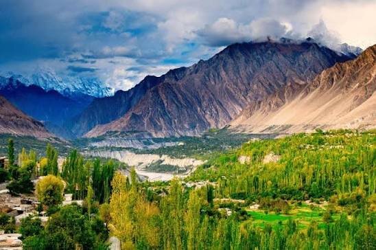 چرا باید در تابستان به همدان سفر کنید؟؛ ۷ مقصد دیدنی بعد از غار علیصدر برای فرار از گرما