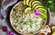 طرز تهیه گشنیز پلو لیمویی؛ برنج خوش‌عطری که می‌توانید با ماهی و مرغ سرو کنید