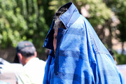 تصاویر سارقان و خریداران اموال مسروقه که در تهران دستگیر شدند؛ خالکوبی های عجیب و غریبشان را ببینید
