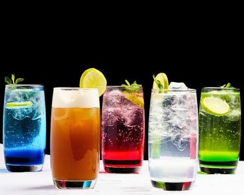 ۵ نوشیدنی برای کنترل قند خون و جلوگیری از افت انرژی عصرگاهی