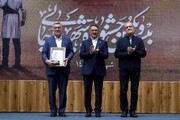 جایزه «یاور فتح» به وزیر بهداشت رسید