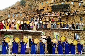 ۱۷ ربیع‌ الاول در ایران چگونه جشن گرفته می ‌شود؟ از «هزار دف» تا سفره‌ های نذری