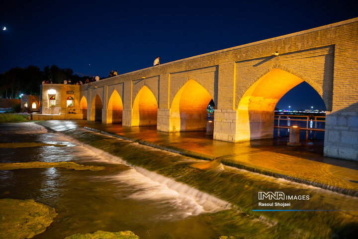 شب هاي زاينده رود