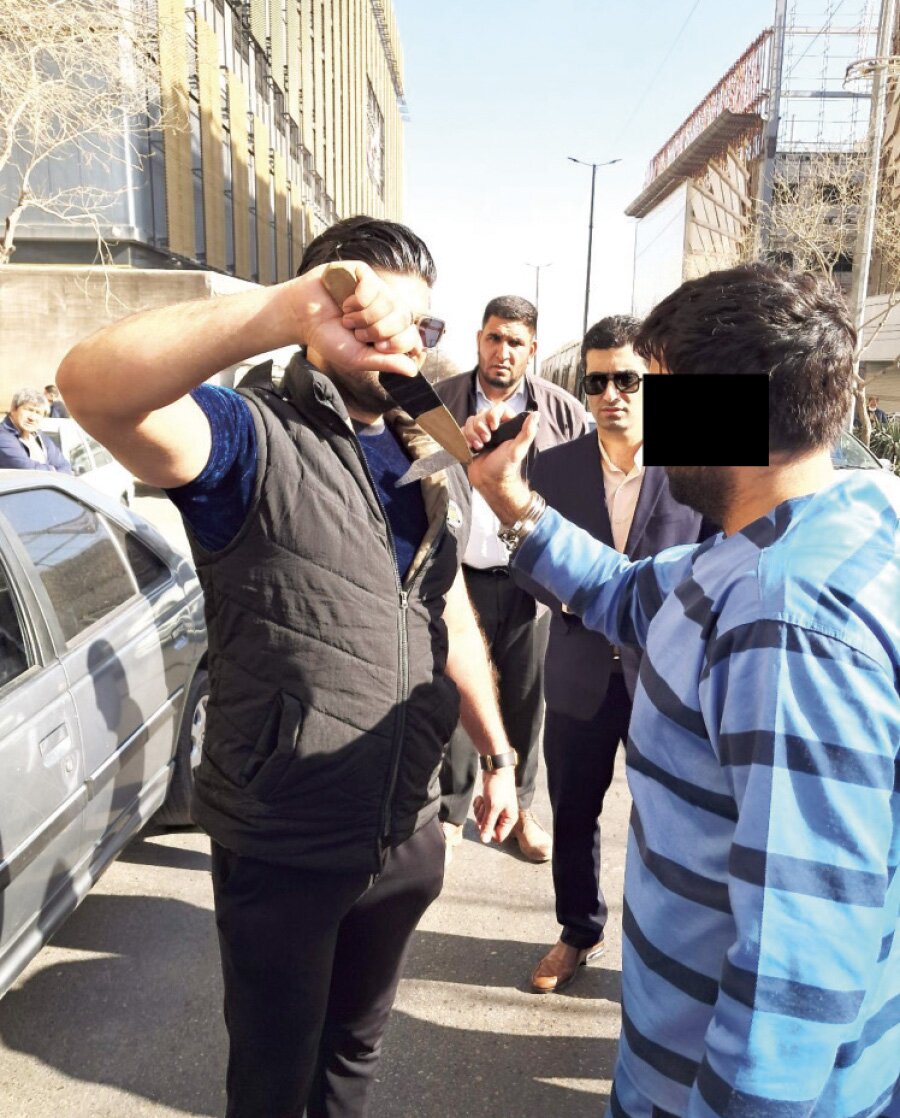 جنایت هولناک مرد جوان مقابل سالن سینما+ تصاویر | مقتول در تاریکی سینما مزاحم همسرم شد