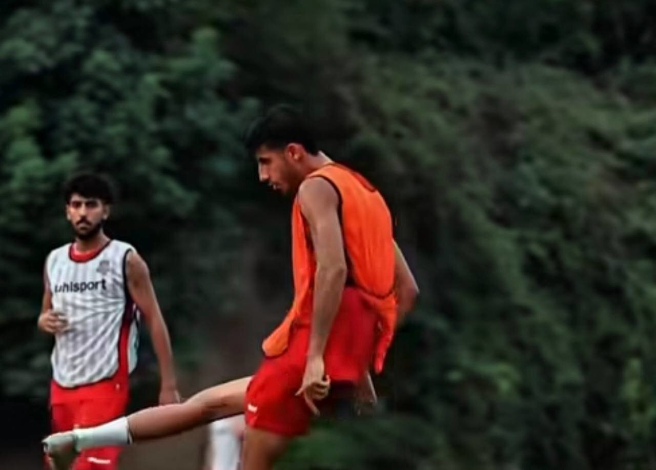 تصاویر رونمایی از مهاجم جدا شده پرسپولیس در تیم جدید ؛ ببینید