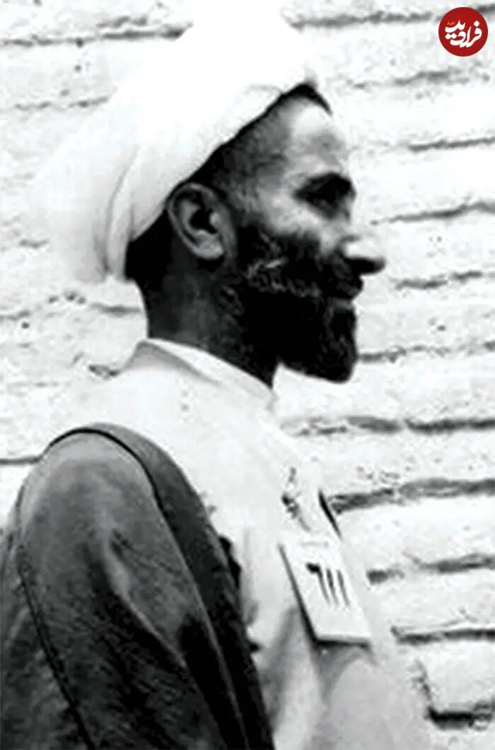 تصویری از آیت‌الله جنتی هنگام بازداشت