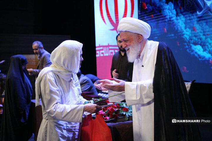 آیین تجلیل و تکریم از خانواده معزز شهدای جنگ رمضان