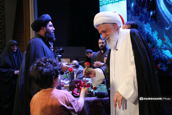 آیین تجلیل و تکریم از خانواده معزز شهدای جنگ رمضان