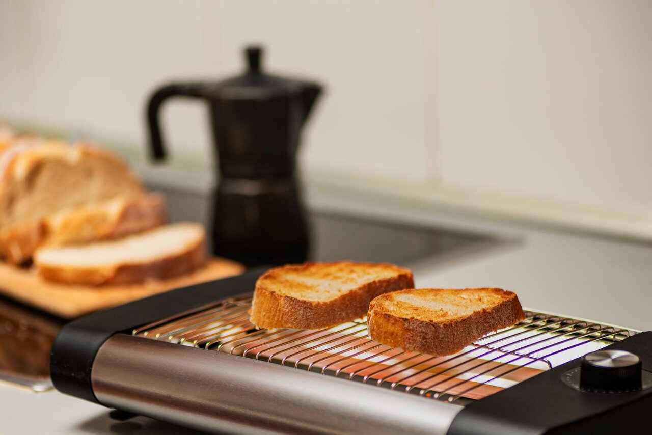آیا نان فریز و تستشده واقعاً لاغر میکند؟ تکلیف انسولین چه میشود؟