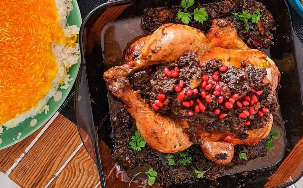 مرغ لونگی گیلانی ؛ این یک دستور خوشمزه برای شکم پر کردن مرغ است