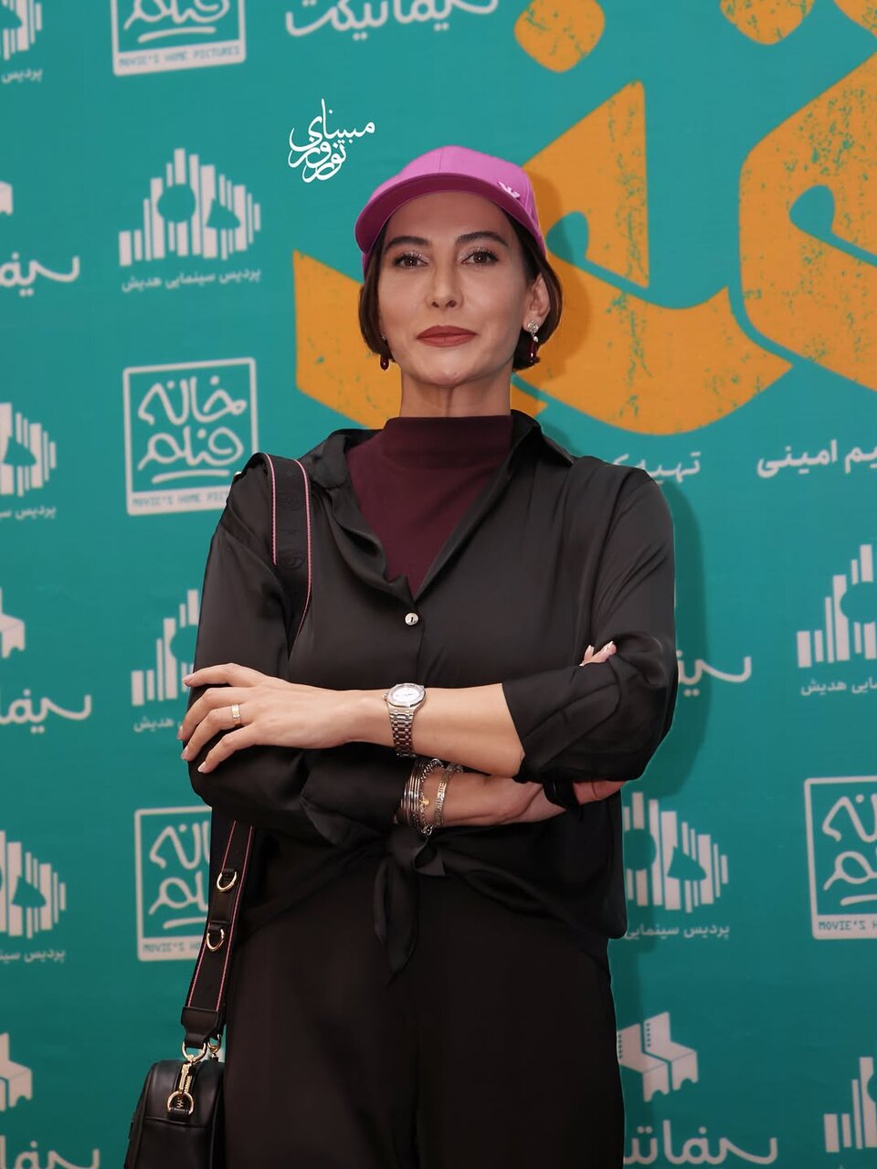 تیپ و استایل متفاوت فریبا نادری در جمع بازیگران سقف | تصاویر