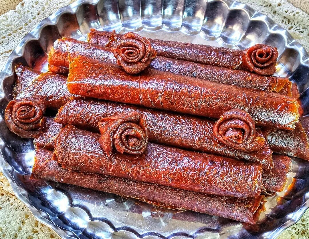 چگونه لواشک آلو درست کنیم؟ | طرز تهیه لواشک آلو خانگی؛ ترش و شیرین و بدون کپک