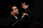 آقای خواننده:  وقتی می‌بینن فحش به حکومت ندادیم به ما فحش می‌دهند