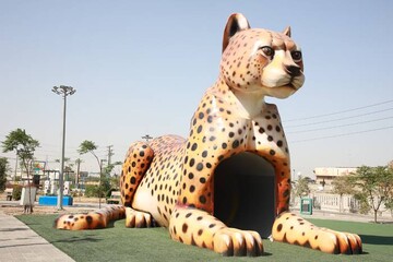 یوز ایرانی به غرب تهران رفت؛‌ پیام محیط زیستی در دل یک بوستان