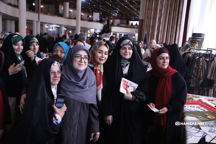نمایشگاه خیریه انجمن دیپلماتیک بانوان