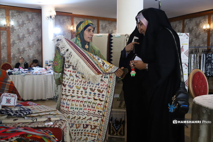 نمایشگاه خیریه انجمن دیپلماتیک بانوان